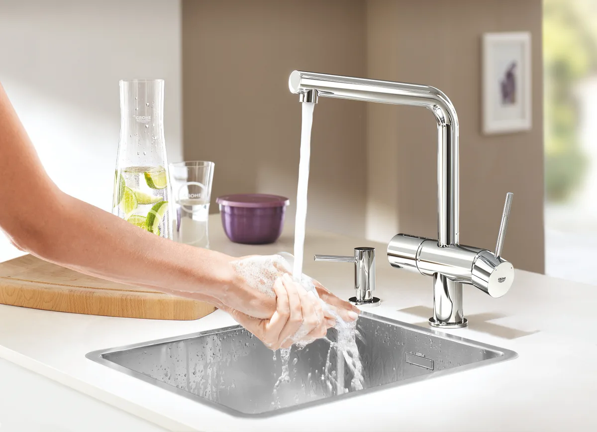 Дозатор для миючого засобу Grohe хром 330х66х110 мм