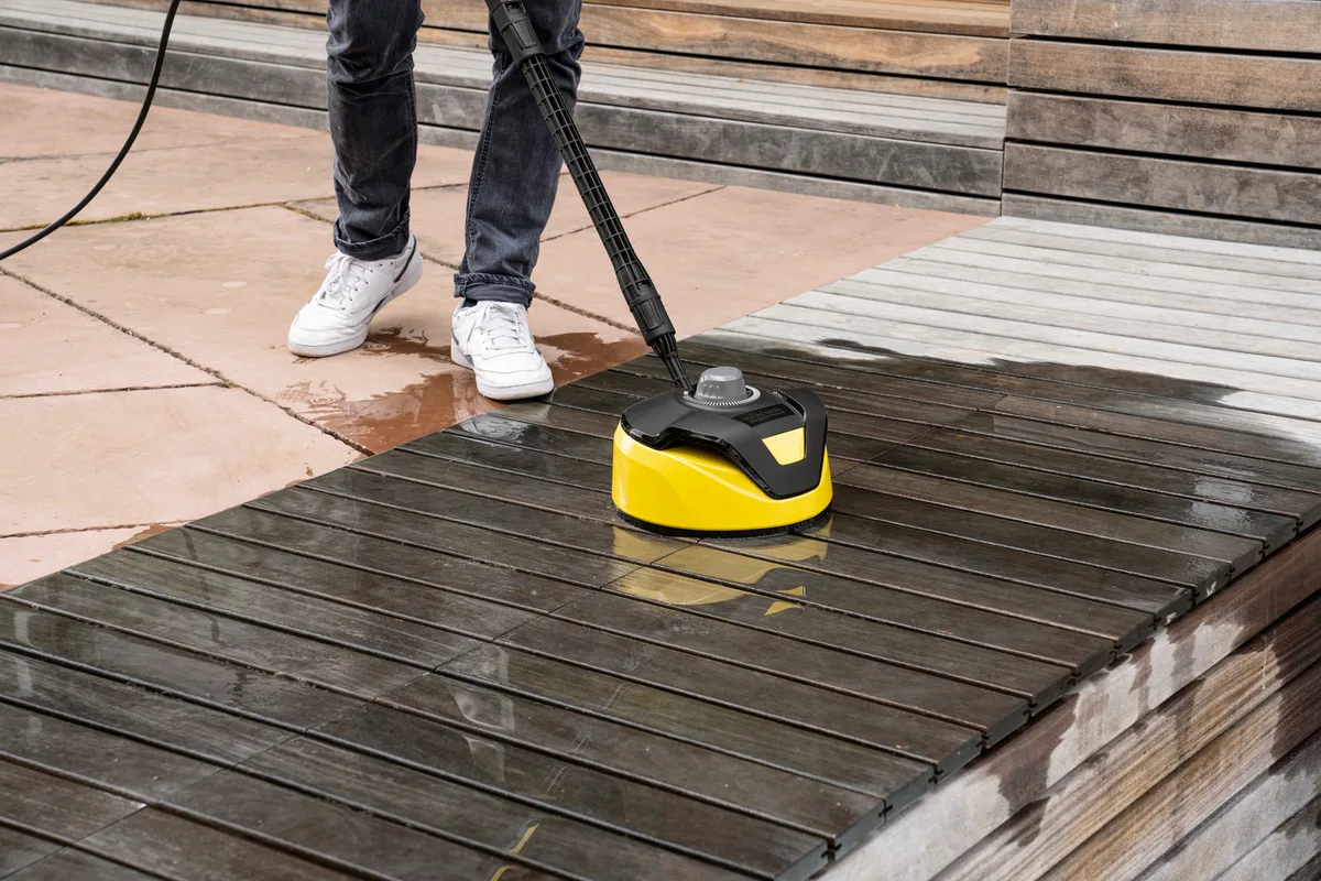 Очиститель поверхностей Karcher T-Racer T 5 (для аппаратов класса K 2-K7) весом 139 кг.