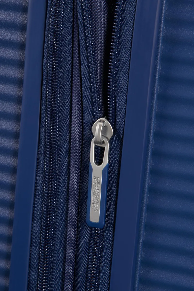 Валіза American Tourister, Soundbox, поліпропілен, мала, 55см, 35.5/41л, TSA, 4 колеса, EXP, темно-синій