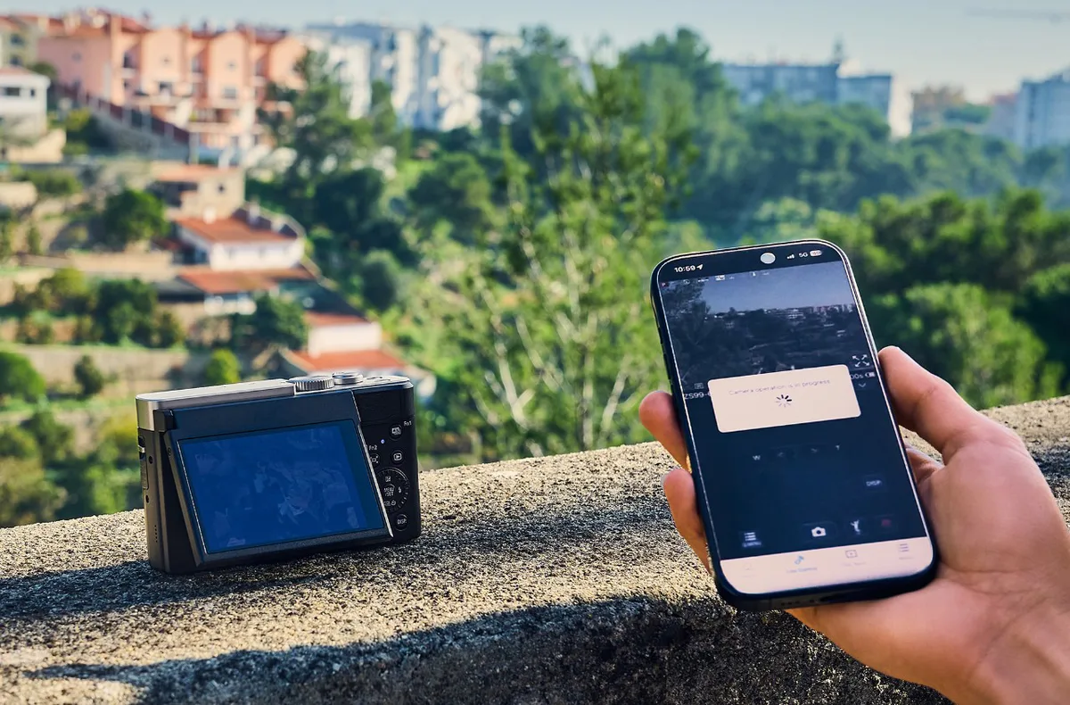 Цифрова фотокамера Panasonic компактна 20,3 Мп 30x зум срібна