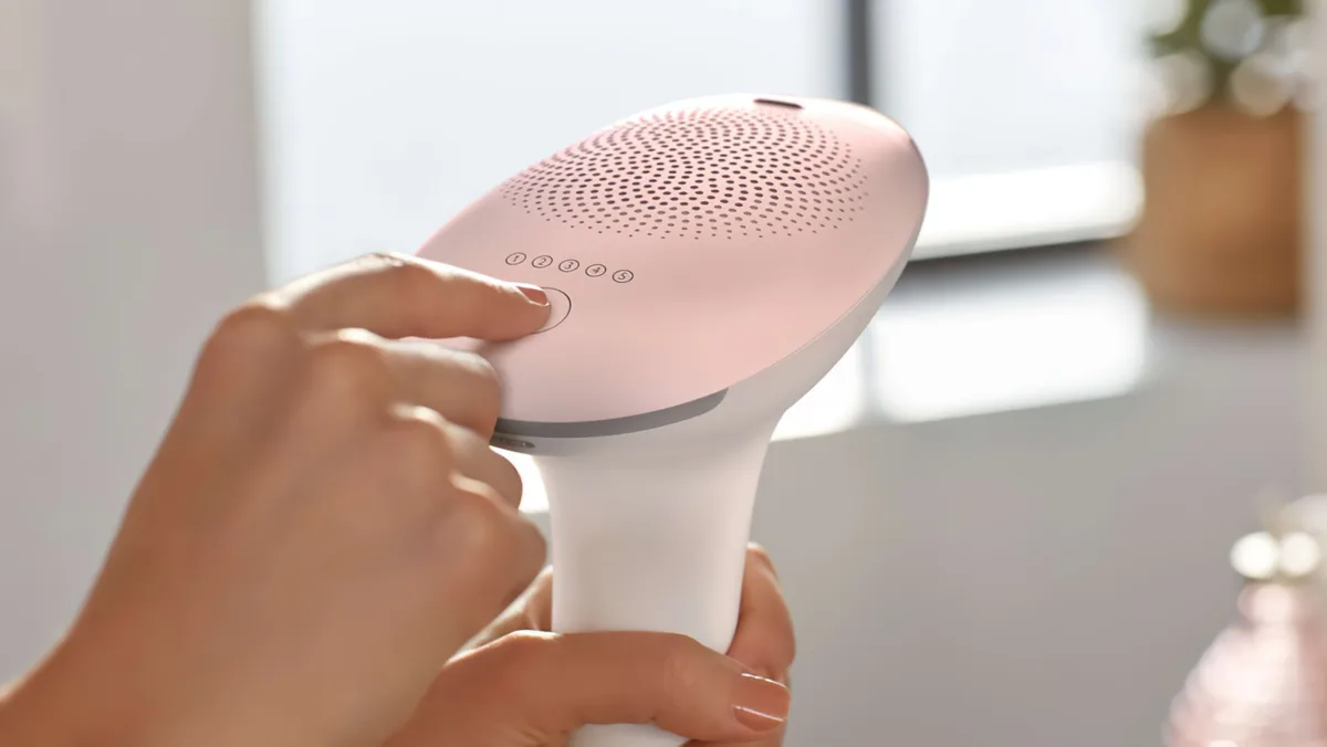 Фотоепілятор Philips Lumea IPL 7000 Series – інноваційний пристрій для видалення волосся з технологією IPL, з 250 000 спалахами, п