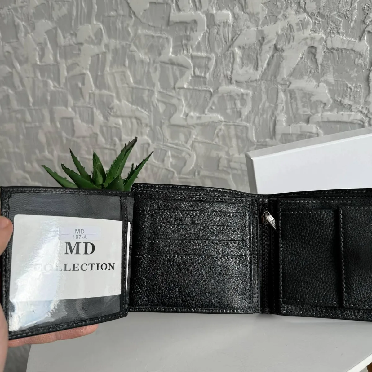 Чоловічий гаманець портмоне MD на кнопки натуральна шкіра 11,5х10х3 см чорний