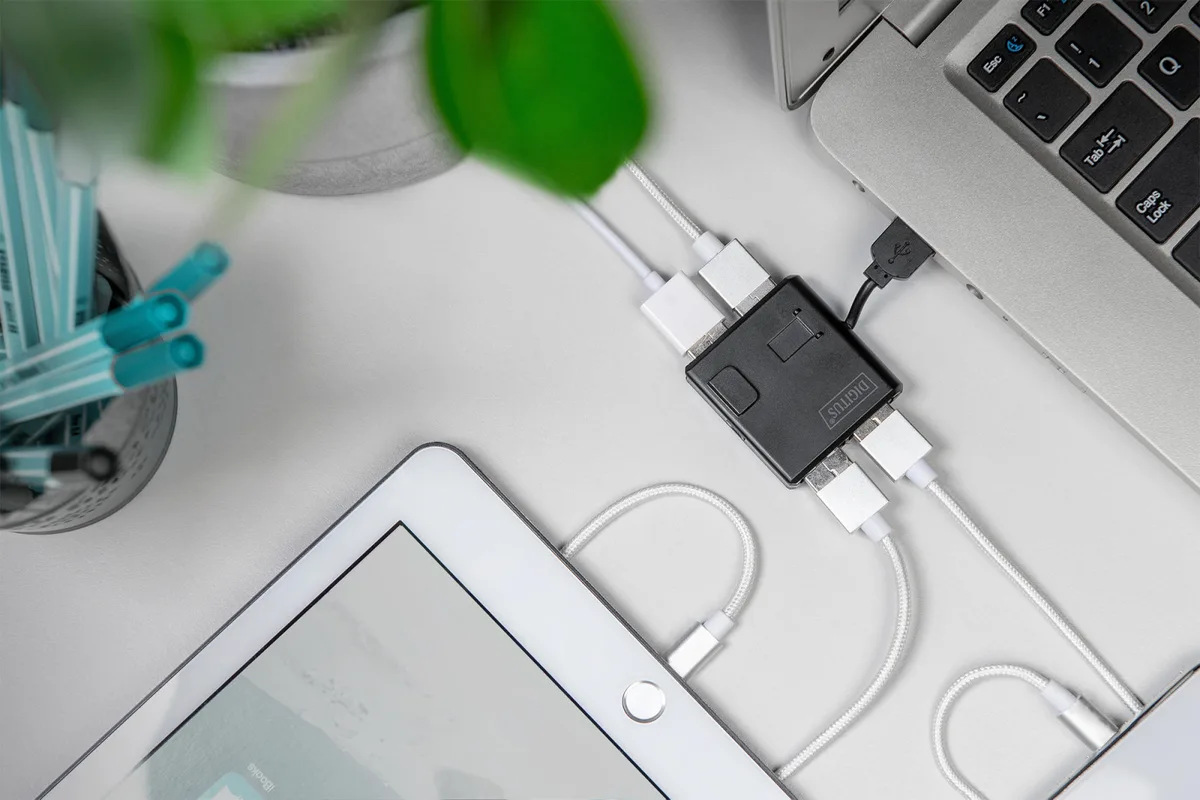 Концентратор DIGITUS USB 2.0, 4 порта, черный
