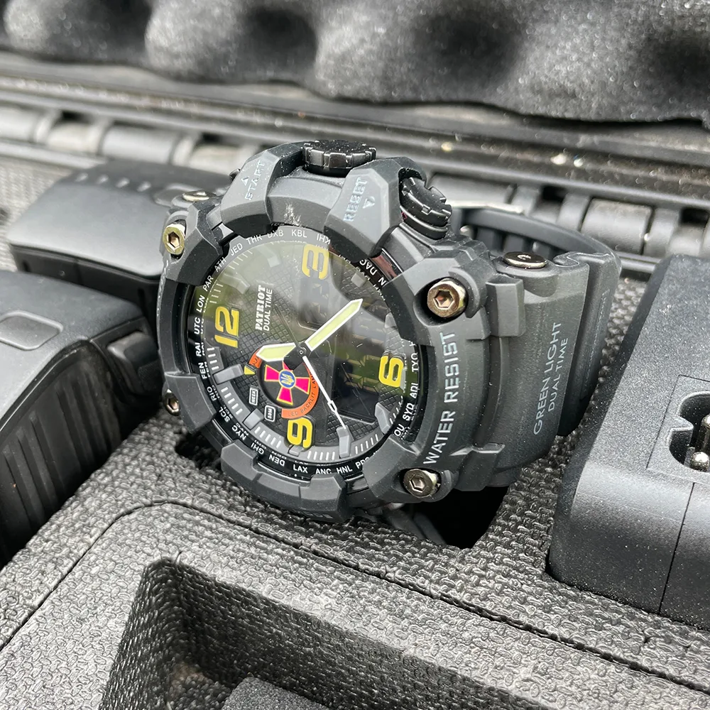 Наручні годинники Patriot полімер чорні 50 м 81 г