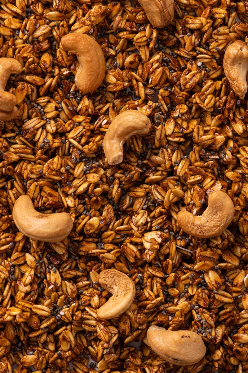 Набір граноли Almond, Nuts’ Trio 2 кг & Sweet Cashew 500г у подарунок Gregory Mill