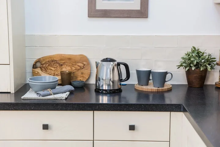 Електрочайник Russell Hobbs Нержавіюча сталь 1 л 2200 Вт Срібний