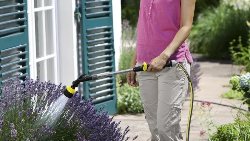 Садовий душ Karcher, складна конструкція на тринозі, вага 1 кг.