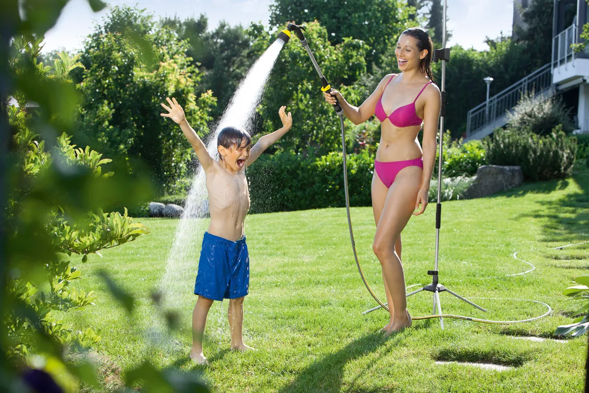 Садовий душ Karcher, складна конструкція на тринозі, вага 1 кг.