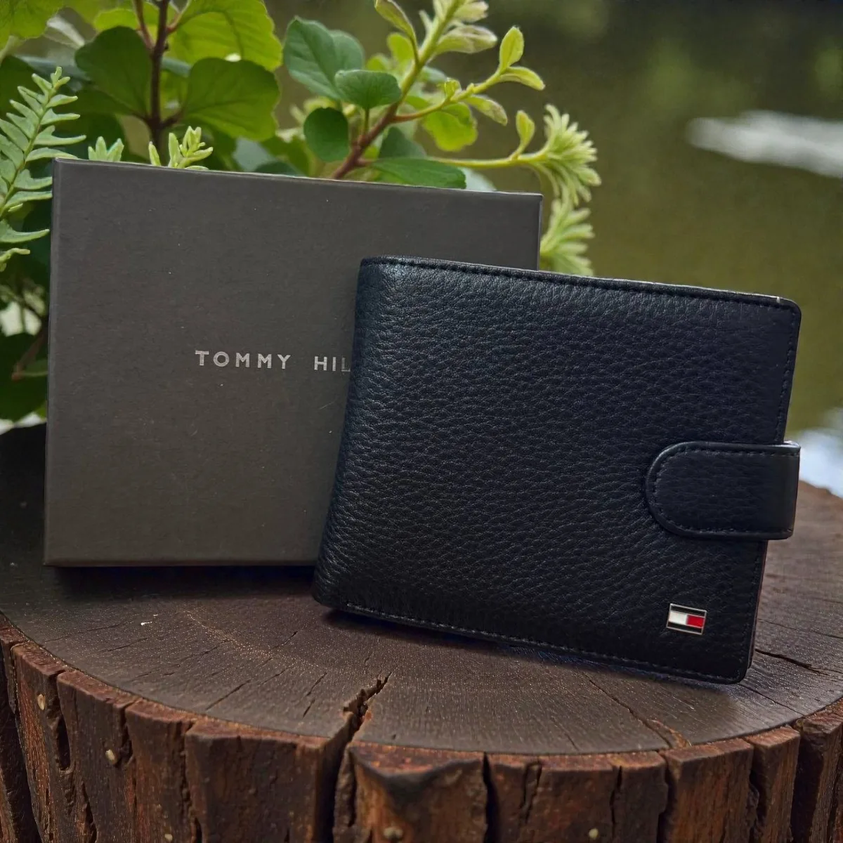 Великий чоловічий гаманець Tommy Hilfiger чорний натуральна шкіра 10,5х12,5х1,5 см
