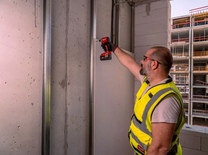 Акумуляторний ударний гвинтоверт Milwaukee M18 BLIDRC-0, 18В, 190Нм, 0-3600 об/хв, вага 1.3 кг, без акумулятора та зарядного прист