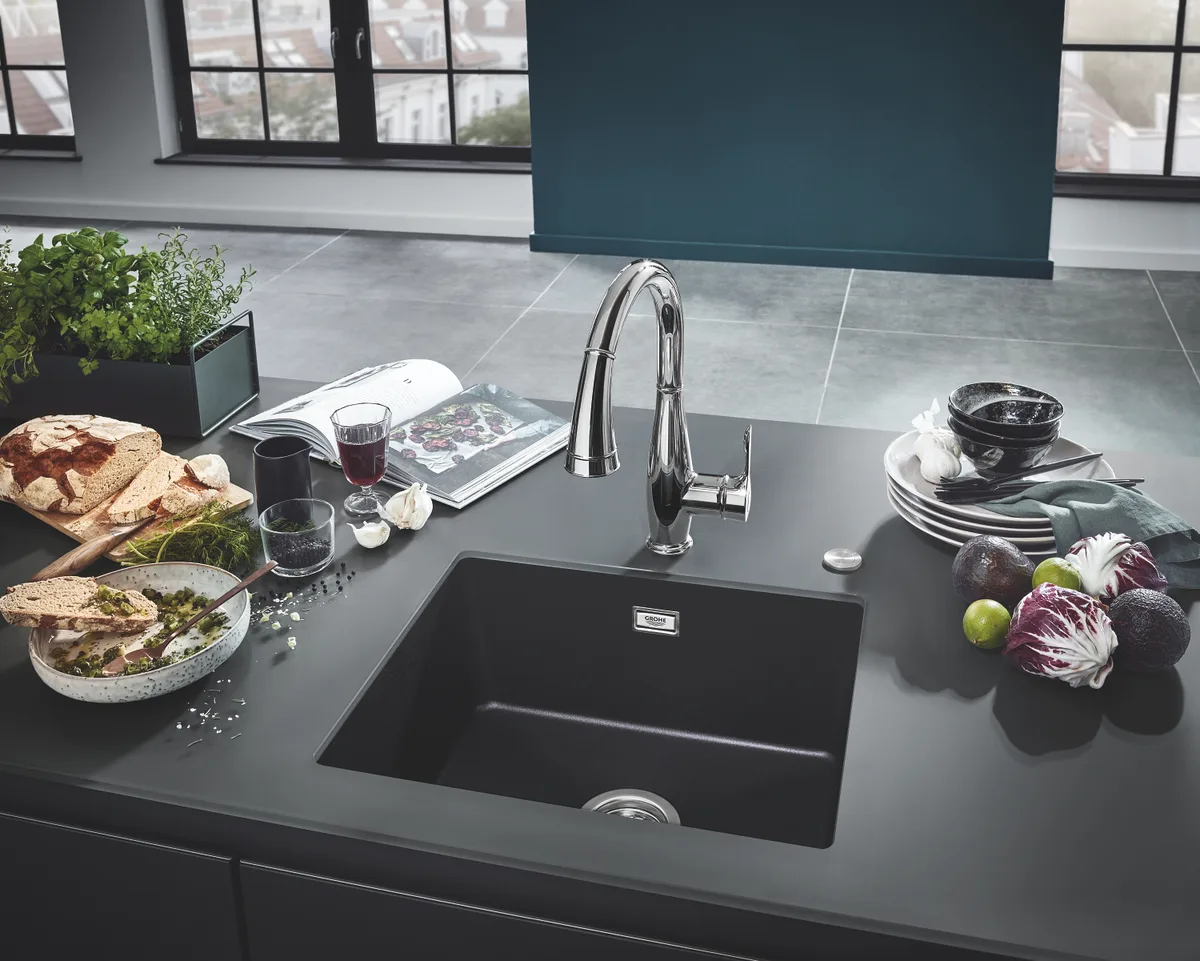 Композитна мийка Grohe штучний камінь 533х457 мм чорний матовий