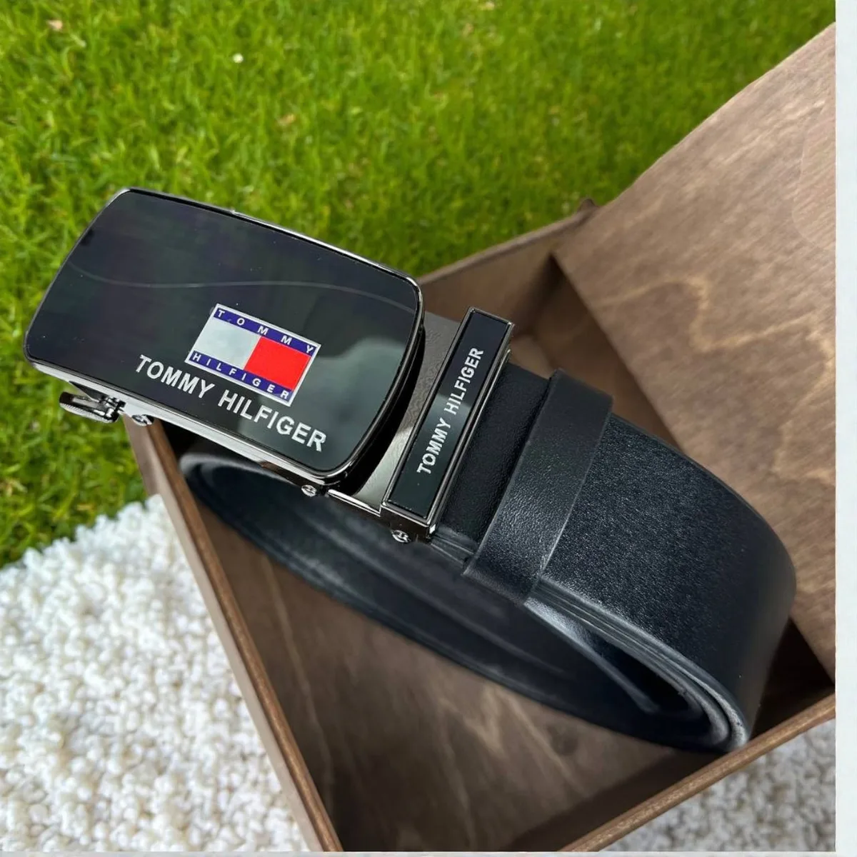 Мужской кожаный ремень Tommy Hilfiger автоматический 115-125 см натуральная кожа черный