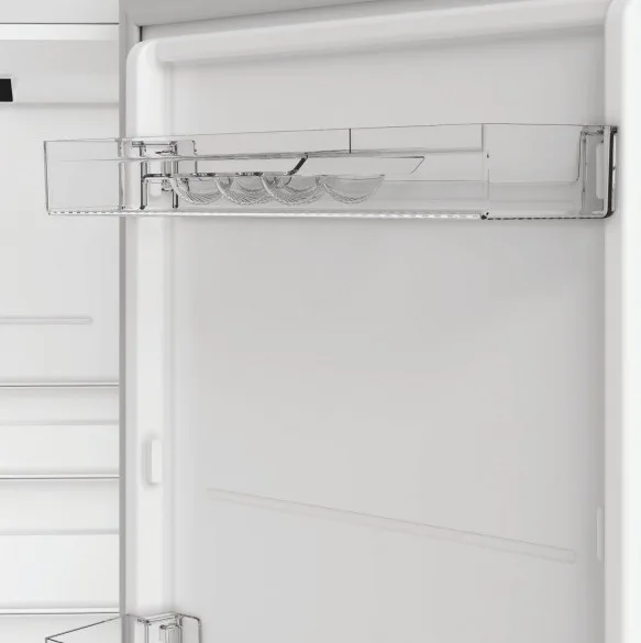 Холодильник Indesit з морозильником 202,5х60х67 см сріблястий 362 л A++