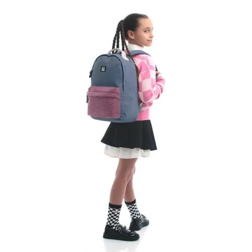 Рюкзак GoPack Education Teens 147 чорний рюкзак для підлітків з кишенею для ноутбука та телефону.