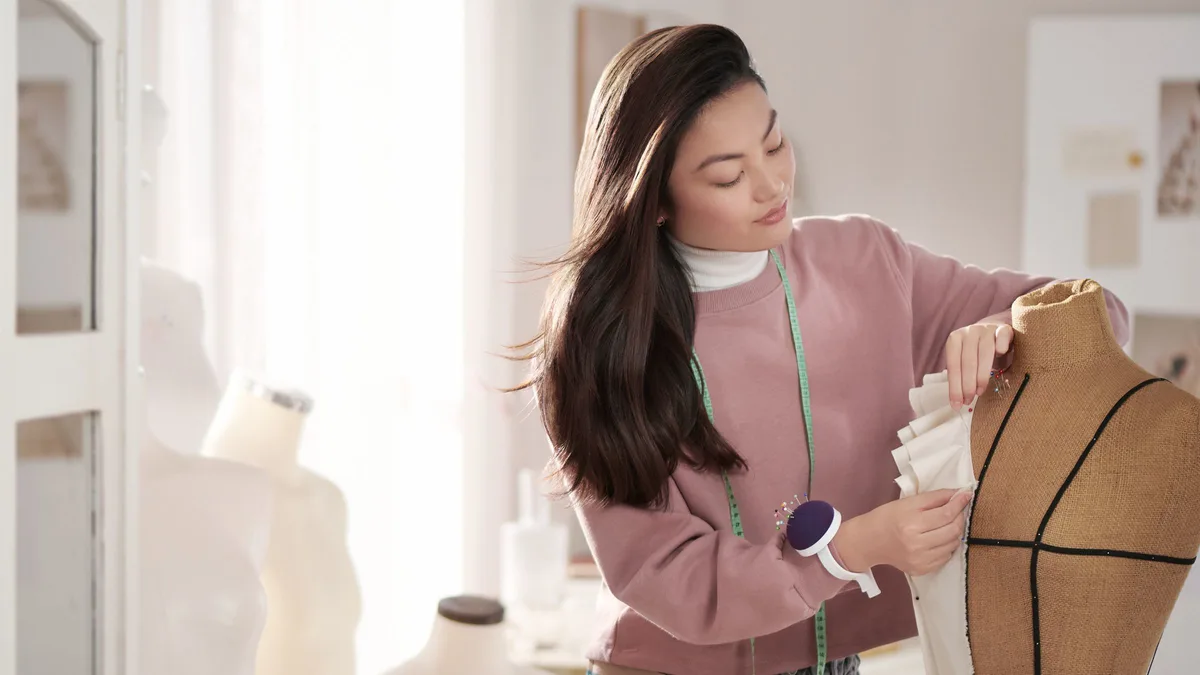 Фен Philips 3000 Series, 2100 Вт, 3 скорости, ионизация, холодный обдув, черный с розовыми акцентами