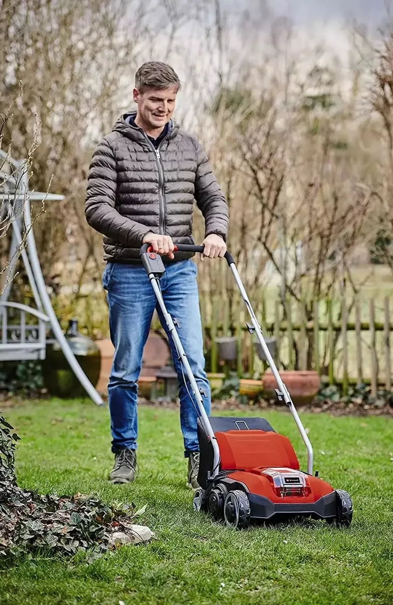 Акумуляторний аератор-скарифікатор Einhell GC-SC 18/28 Li-Solo, 18В, 28 см, 12 ножів, 6.65 кг, без батареї та зарядного пристрою.