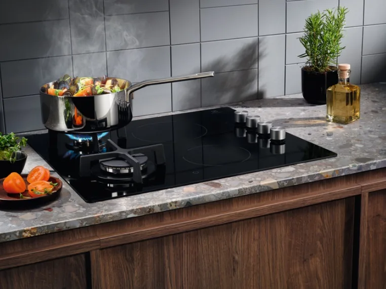 Варильна поверхня Electrolux комбінована 60см 2 газові конфорки 2 електричні зони нагрівання для кухні плита чорна