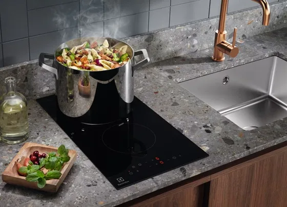 Електрична варильна поверхня Electrolux Склокераміка 29х6х52 см Чорна 2 конфорки
