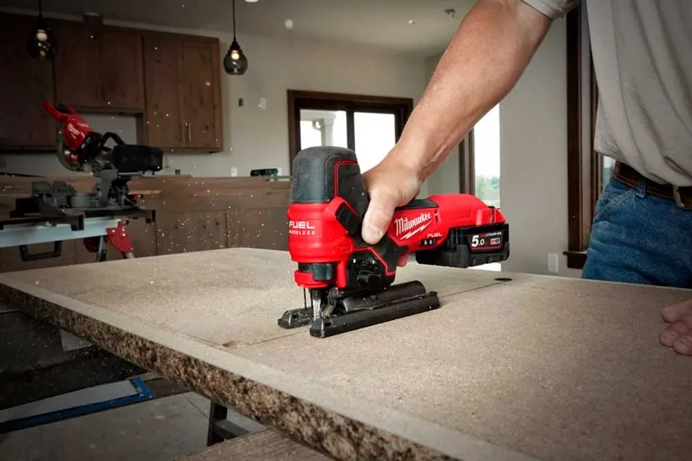 Акумуляторний лобзик Milwaukee M18 FBJS-0X 18В, 1х5.0А·год, 800-3500 об/хв, хід 25 мм, кейс, 2.5 кг, без зарядного пристрою.