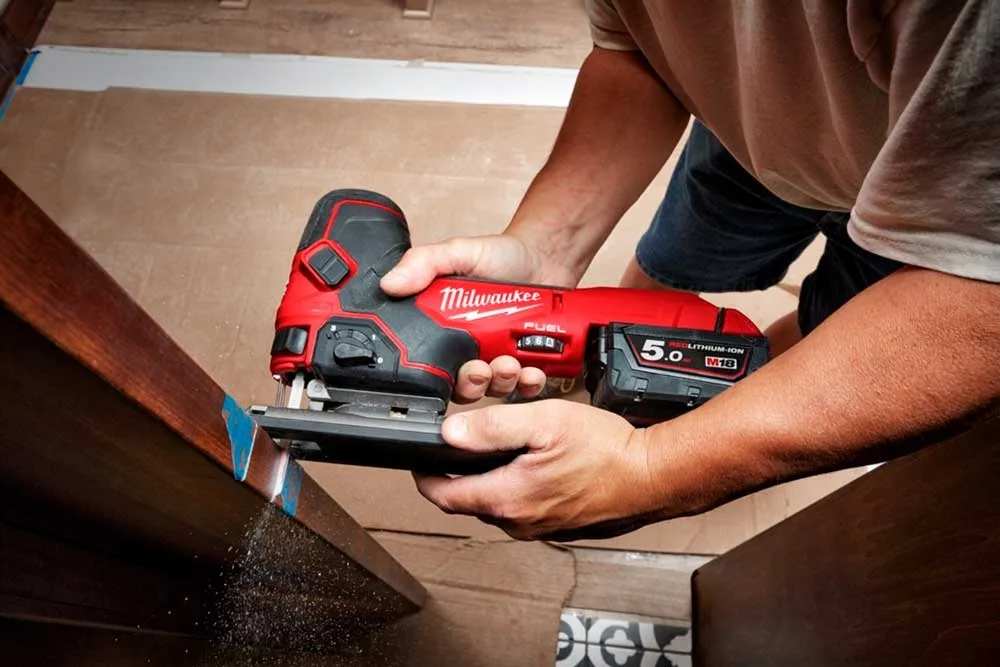 Акумуляторний лобзик Milwaukee M18 FBJS-0X 18В, 1х5.0А·год, 800-3500 об/хв, хід 25 мм, кейс, 2.5 кг, без зарядного пристрою.