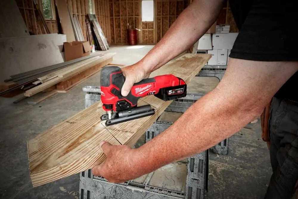 Акумуляторний лобзик Milwaukee M18 FBJS-0X 18В, 1х5.0А·год, 800-3500 об/хв, хід 25 мм, кейс, 2.5 кг, без зарядного пристрою.