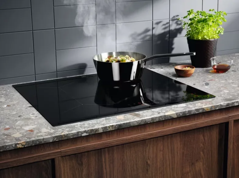 Електрична варильна поверхня Electrolux Склокераміка 59х4,4х52 см Чорна 4 конфорки