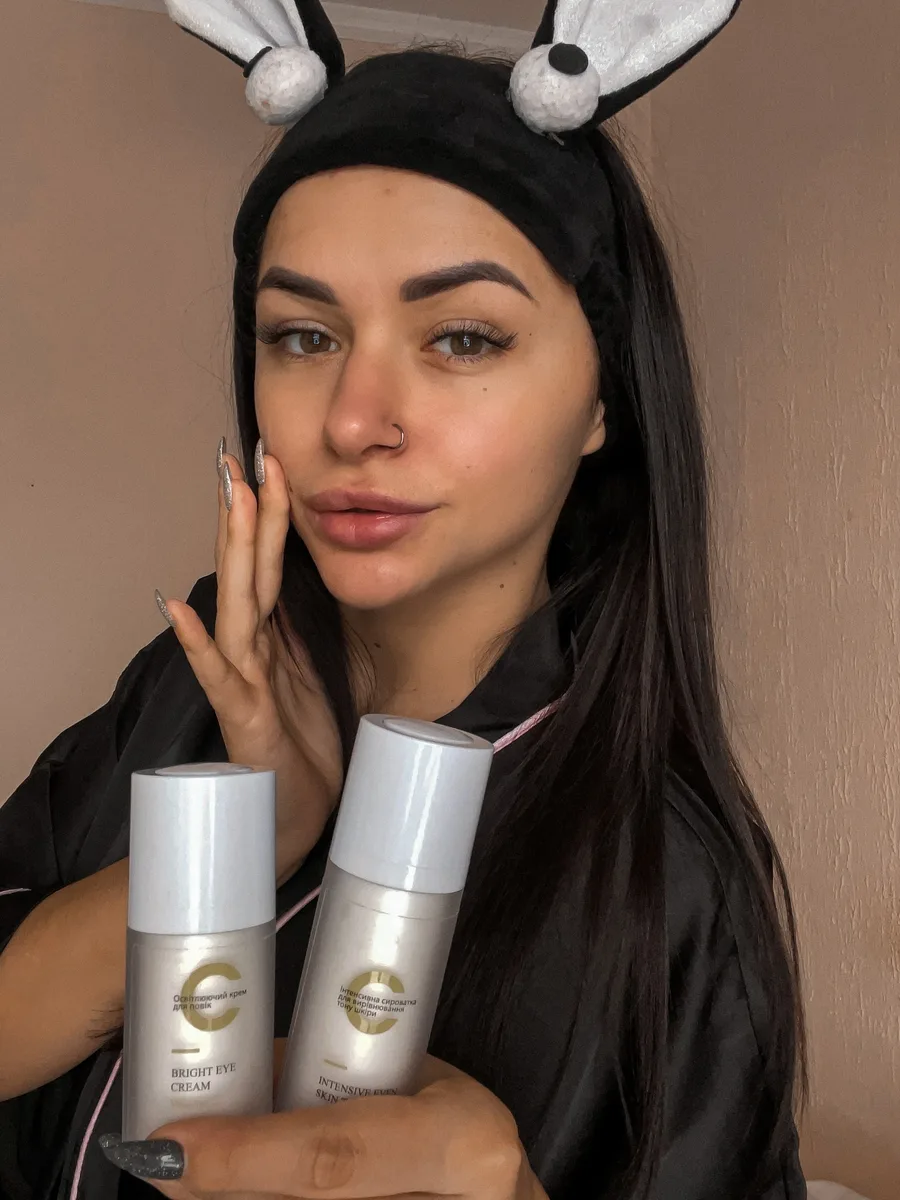 Интенсивная сыворотка + Осветляющий крем для век с витамином С Hillary Vitamin C для выравнивания тона кожи и уменьшения пигментации.