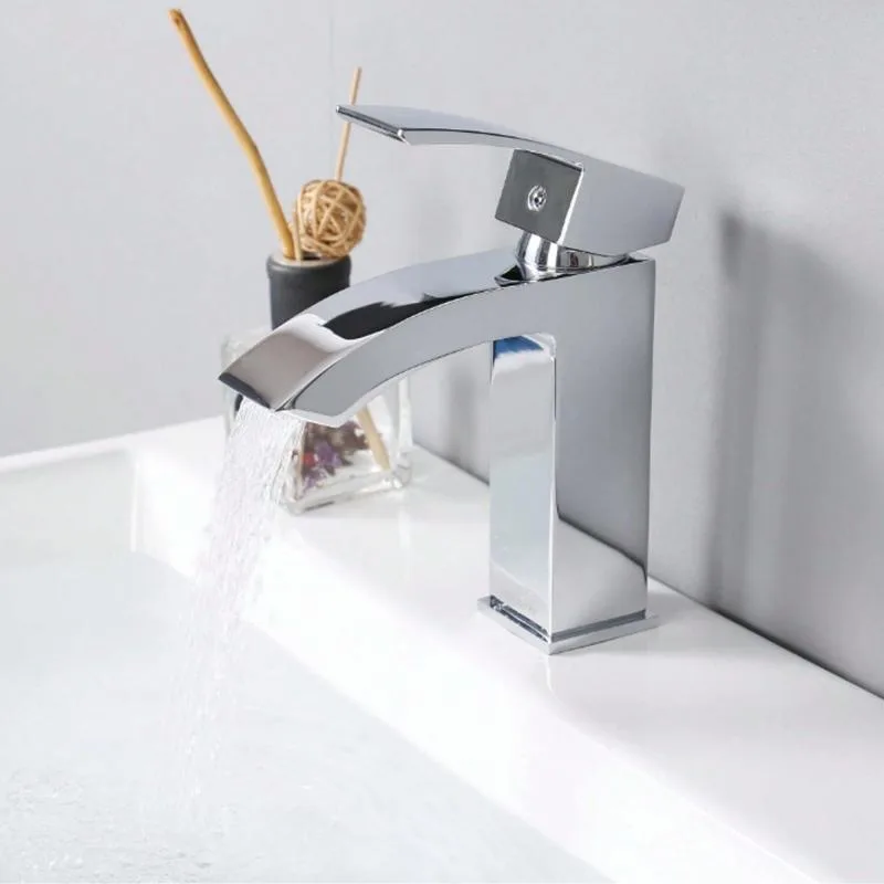 Смеситель для раковины однорычажный Qtap Swan Cascada 150 мм латунь хром