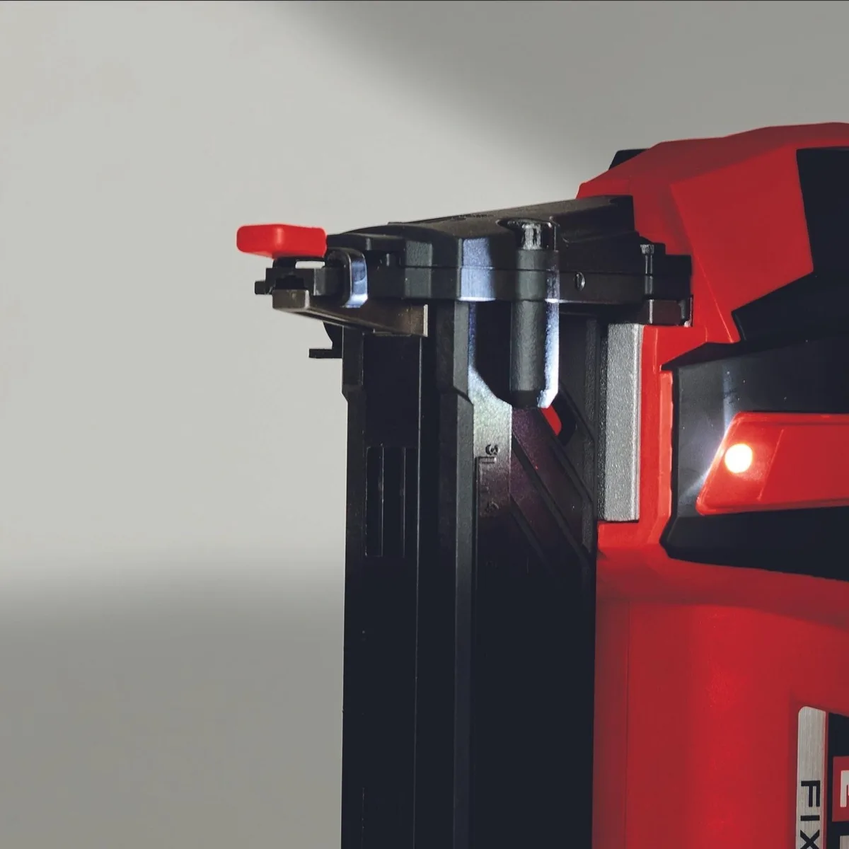 Акумуляторний степлер Einhell Professional FIXETTO 18/38 Solo PXC 18В для скоб 10-38мм, швидкість 60 скоб/хв, вага 2.8кг, без бата