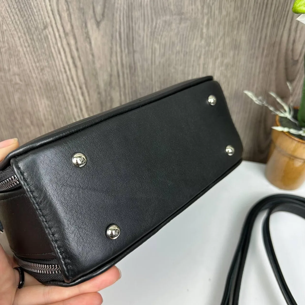 Кожаная женская сумка каркасная 21x8,5x16 см натуральная кожа черная
