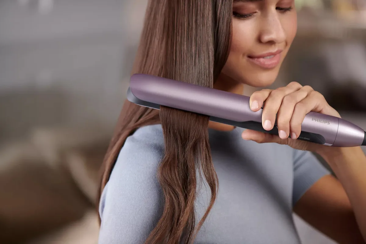 Випрямляч для волосся Philips Series 5000, температурний діапазон 120-230°C, з іонізацією, керамічним покриттям, у відтінку бузку.