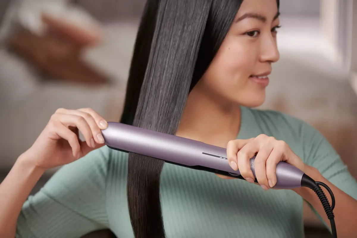 Випрямляч для волосся Philips Series 5000, температурний діапазон 120-230°C, з іонізацією, керамічним покриттям, у відтінку бузку.