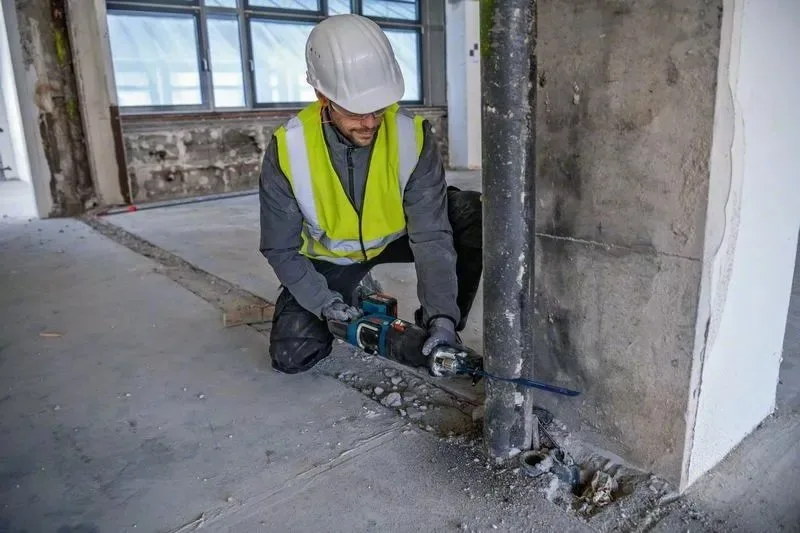 Акумуляторна шабельна пила Bosch Professional GSA 185-LI 18В, пропил 230мм, хід 28мм, вага 3.2кг (без батареї та зарядного пристро