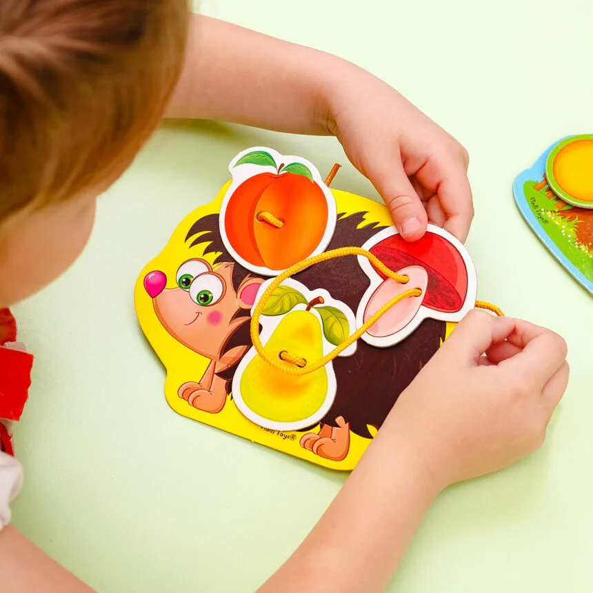 Ігра-шнурівка з липучками Vladi Toys картон 2 основи 5 деталей кольорова