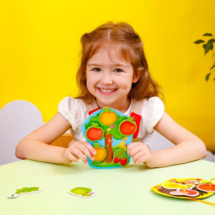 Ігра-шнурівка з липучками Vladi Toys картон 2 основи 5 деталей кольорова