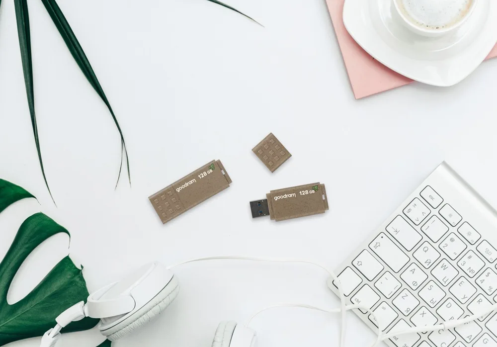 Флешка Goodram 16 ГБ USB 3.2 Коричнева Пластикова