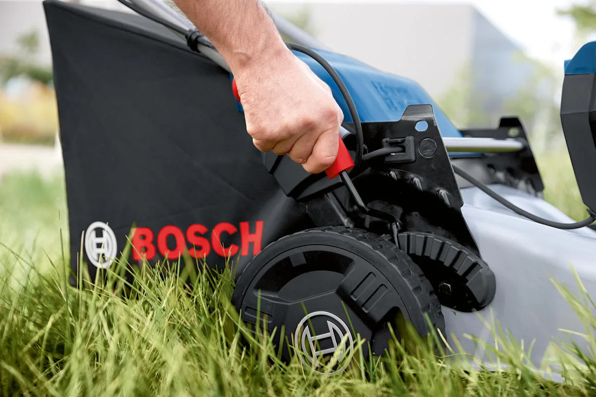 Акумуляторна газонокосарка Bosch Professional GRA 18V2-460, 18В, ширина скошування 46 см, об'єм травозбірника 60 л, висота скошува