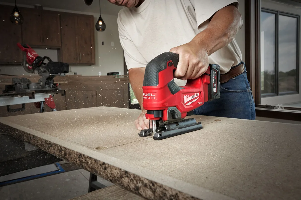 Акумуляторний лобзик Milwaukee M18 FJS-0X 18В, 3500 об/хв, хід 25 мм, кейс, 2.9 кг, без акумулятора та зарядного пристрою.