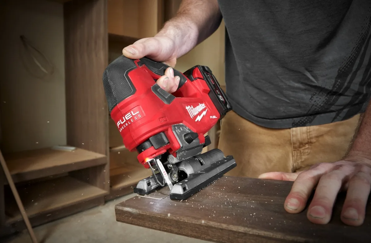 Акумуляторний лобзик Milwaukee M18 FJS-0X 18В, 3500 об/хв, хід 25 мм, кейс, 2.9 кг, без акумулятора та зарядного пристрою.