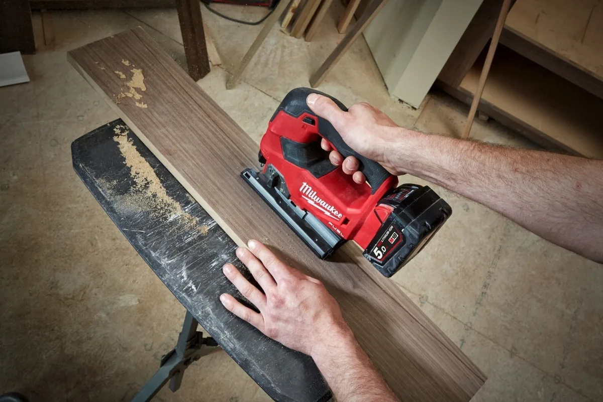Акумуляторний лобзик Milwaukee M18 FJS-0X 18В, 3500 об/хв, хід 25 мм, кейс, 2.9 кг, без акумулятора та зарядного пристрою.