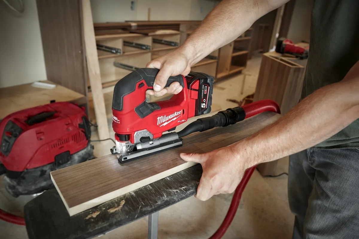 Акумуляторний лобзик Milwaukee M18 FJS-0X 18В, 3500 об/хв, хід 25 мм, кейс, 2.9 кг, без акумулятора та зарядного пристрою.