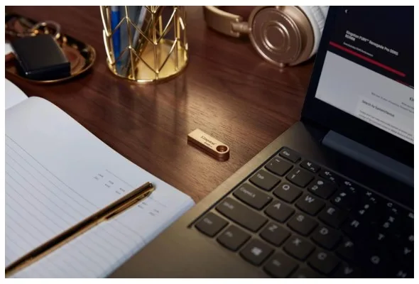 Флешка Kingston метал 128 ГБ USB 3.2 Gold