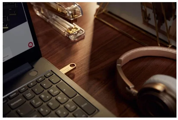 Флешка Kingston метал 128 ГБ USB 3.2 Gold