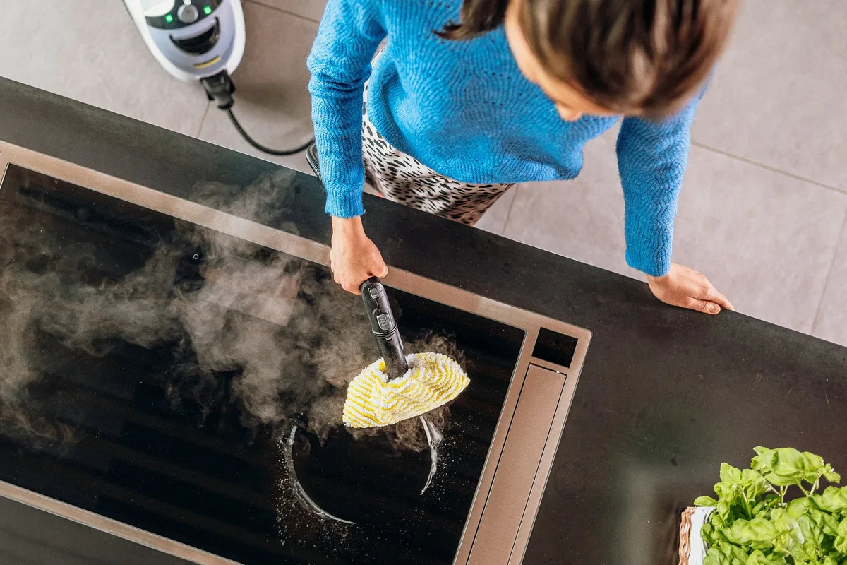 Пароочисник Karcher SC 5 EasyFix Iron, 2250Вт, 1500мл, 4.2Бар, з функцією праски та швабри, білий.