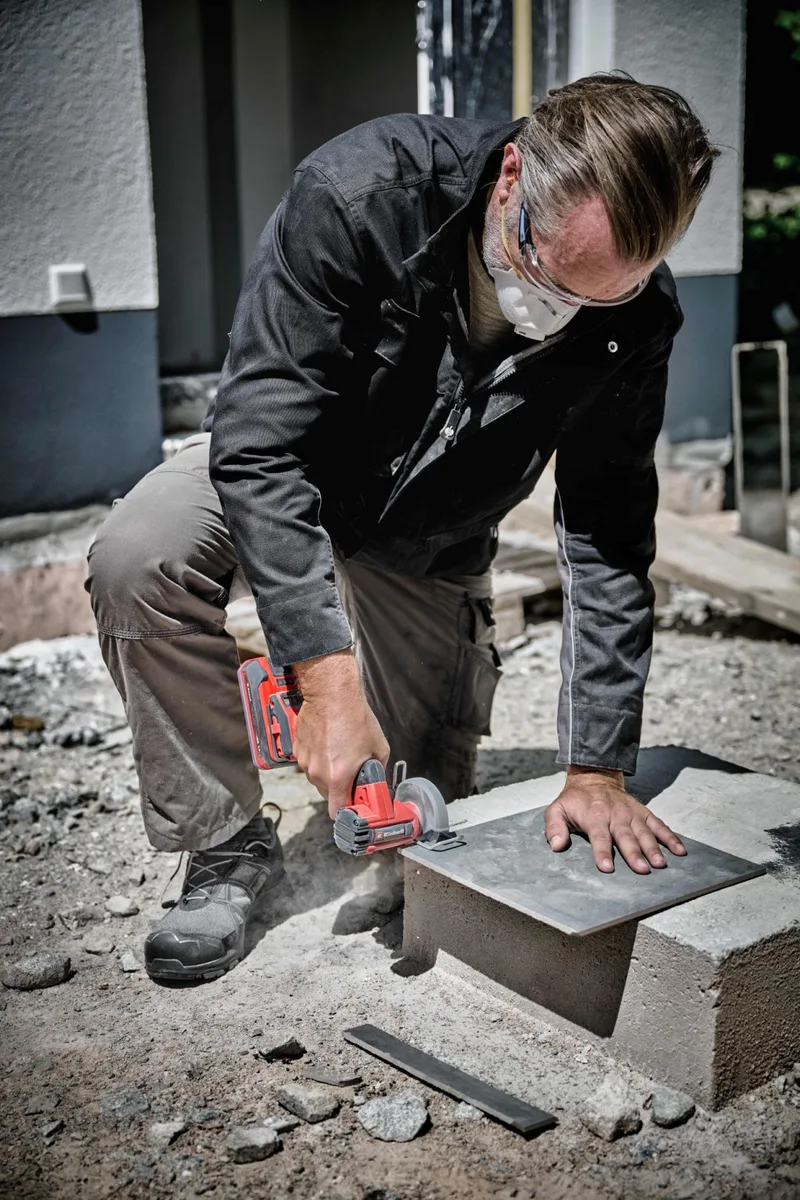 Акумуляторна відрізна шліфмашина Einhell Professional TP-CO 18/76-C Li BL - Solo, 16 мм, 18 В, 20000 об/хв, 0.67 кг.