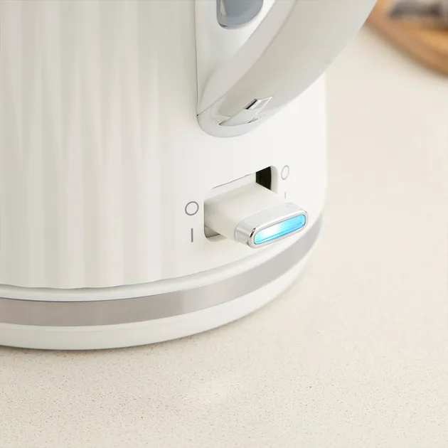 Електрочайник Russell Hobbs 1,7 л пластик білий 2000 Вт