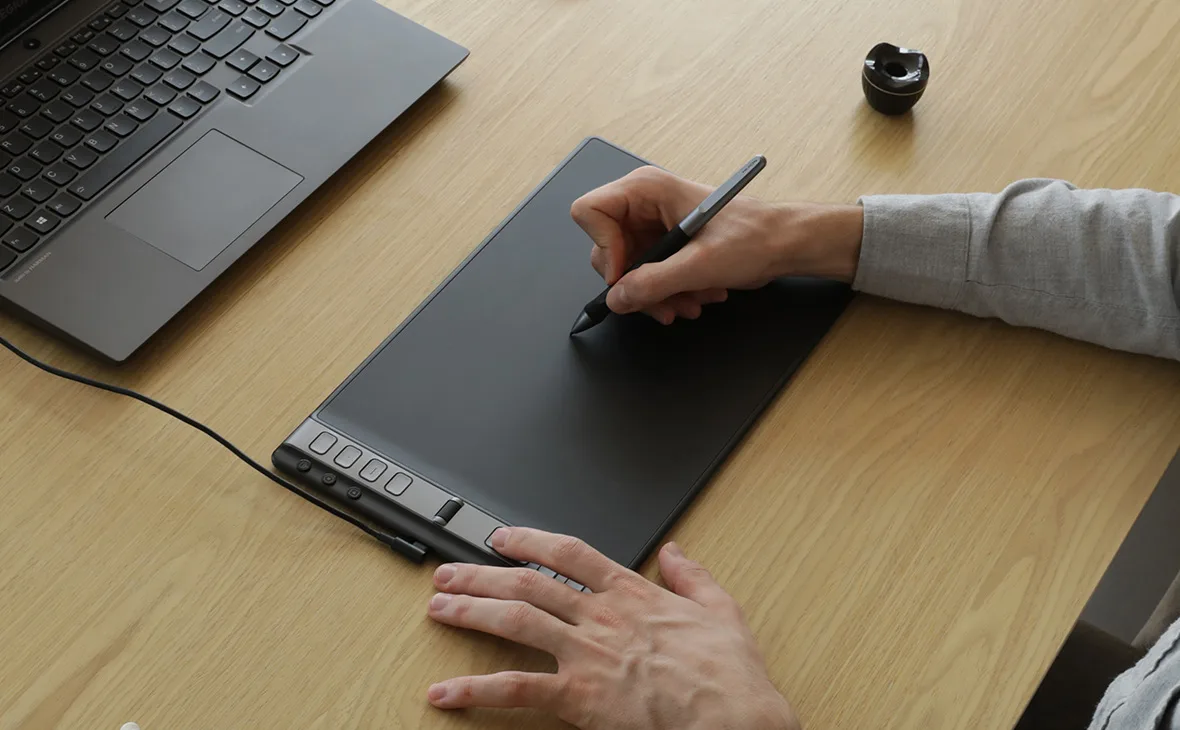Графічний планшет Huion 10.5"x6.56" H1061P, USB-C, чорний