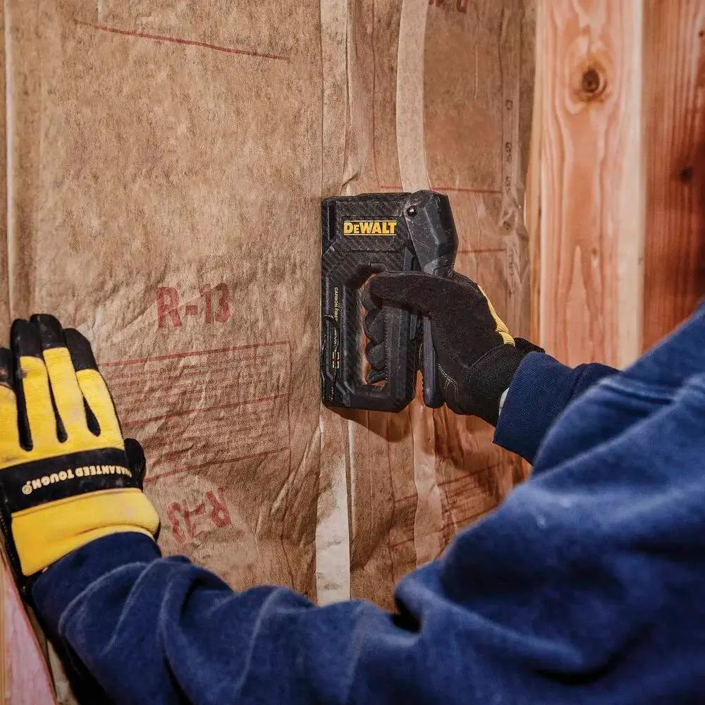 Степлер DeWALT з вуглецевого волокна для скоб G 6-14 мм та цвяхів J 12, 15 мм.