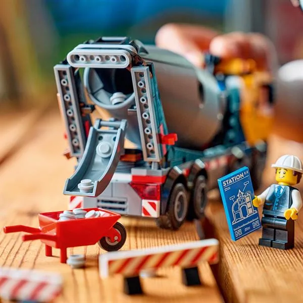 Конструктор LEGO City Бетонозмішувач 371 деталь Пластик 28х26х6 см