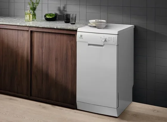 Посудомоечная машина Electrolux Инверторная 9 комплектов 45х85х61,5 см Белая